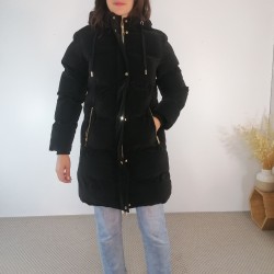 Abrigo acolchado negro...