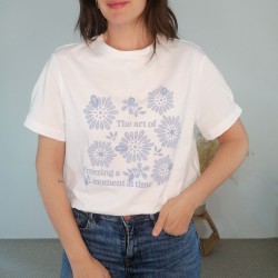 Camiseta blanca de mujer...