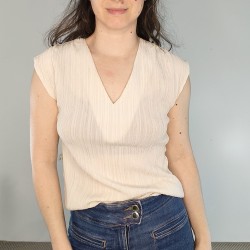 Top crudo de mujer con...